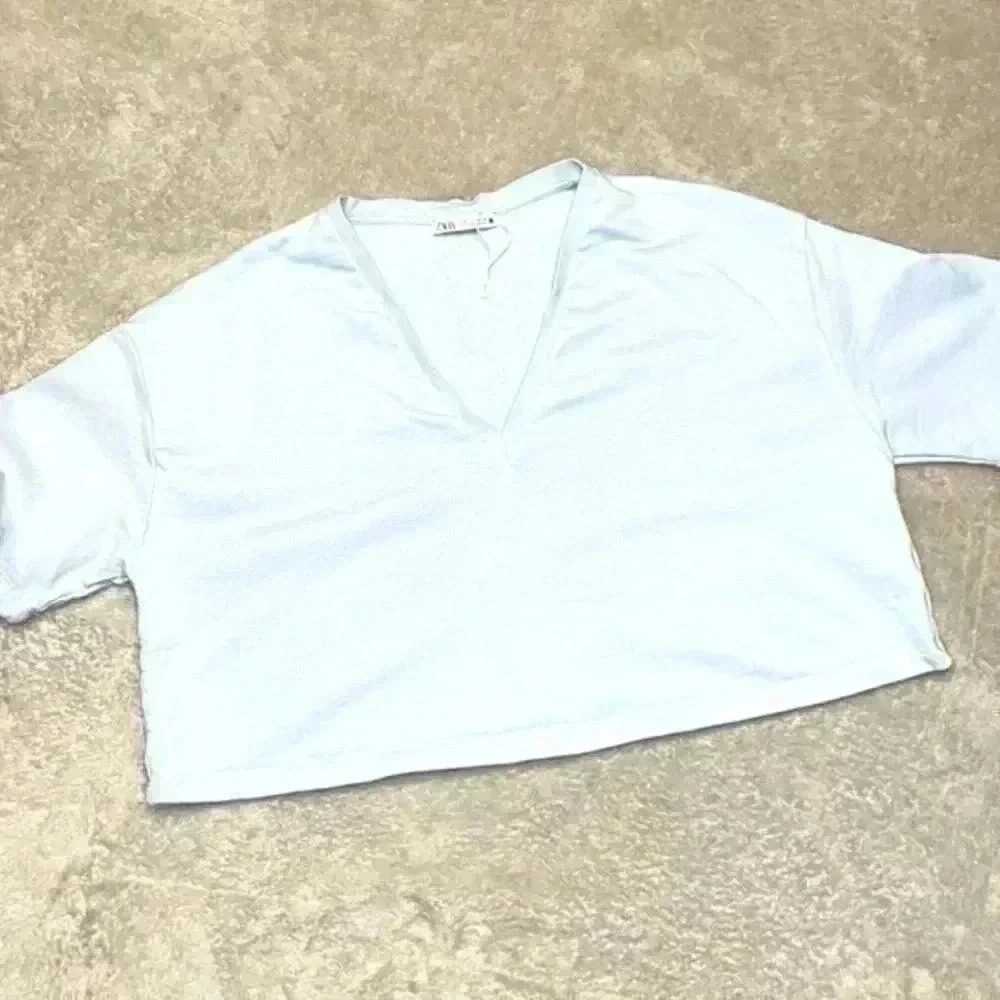 Zara Light Blue Cropped V Neck Short Sleeve Knit Top Size M EUC
